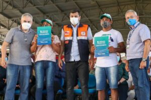 Imagem da notícia - Wilson Lima leva ações da Operação Enchente e linhas de crédito para o município de Borba