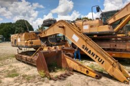 Lote 14 – Escavadeira