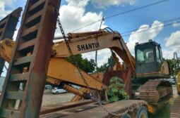 Lote 12 – Escavadeira