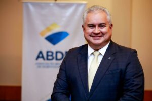 Imagem da notícia - Afeam participa da 1ª Assembleia Geral Extraordinária da ABDE e integra a nova diretoria da Associação